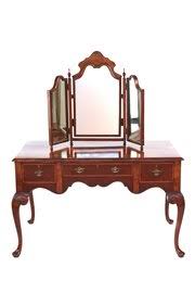 Walnut is the only dark domestic hardwood that grows in the united states. 1920s Antique Bedroom Furniture Antiques Atlas