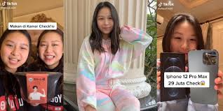 Pamannya merupakan salasatu ceo dari sebuah perusahaan raksasa dan diketahui merupakan orang terkaya nomor dua di china dan tiga di asia. Profil Dan Fakta Aliyyah Kohl Adik Sisca Kohl Yang Viral Temukan Celengan Duit Ratusan Juta Dibawah Kasur