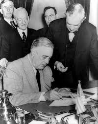 His father, james was descended from nicholas roosevelt, whose father had emigrated from holland in the 1640's. Franklin D Roosevelt 32nd President Longest Serving Owlcation Education