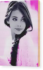 Karen Bath's Instagram, Twitter & Facebook