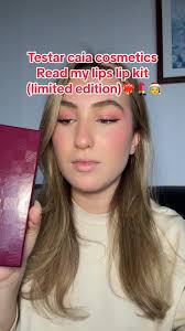 E L L E N Read My Lip