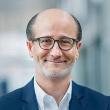 Jörg Haslbeck auf LinkedIn: Was Praxisrelevanz für Larissa Popp,  Studierende HF Pflege, bedeutet