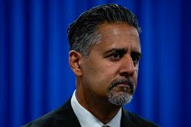 Gul bok» fikk Abid Raja til å strigråte