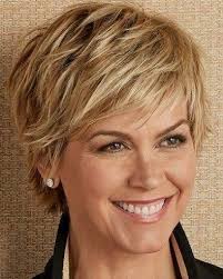 Capelli corti con frangetta · stili di capelli corti. 15 Tagli Di Capelli Corti Per Il Vostro Viso Ovale Short Hairstyles For Thick Hair Short Hair With Layers Thick Hair Styles