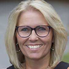 Michele deals pillar affair