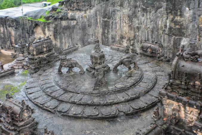 UNESCO WORLD HERITAGE SITE- ELLORA CAVES & KAILASANADHA TEMPLE - Rahul Vallappura - The Bearded Traveller - vallappura.com