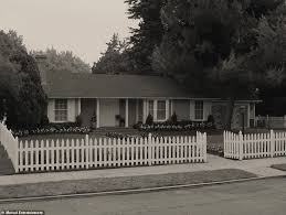 Wandavision Trailer Shows Elizabeth Olsen And Paul Bettany As Time Shifting Suburban Superheroes Tech Readsector