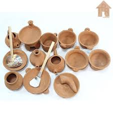 Deposit tanah liat sebagai bahan baku utama cukup tersedia di daerah setempat dan sekitarnya. Terakota Mainan Tanah Liat Set Mini Masak Masakan 17pcs Shopee Indonesia