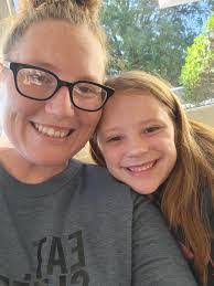 Alexis Craven's Instagram, Twitter & Facebook