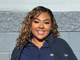 Samantha Schock's Instagram, Twitter & Facebook