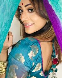 With the new day comes new strength and new thoughts.... . . . . .  #quarantine #quarantinedays #befashionable #newthoughts #bepositive  #keepmoving #becreative #prayfortheworld #godbless @ Jaha Koi Aata Jata Nahi