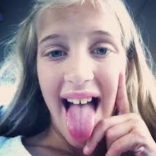 Bailey Wells (@SparklyMonkey14)