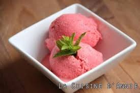 Glace Rapide Aux Fruits Sans Sorbetiere Recette Recettes De Cuisine Recette Glace Recettes De Cuisine Faciles