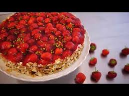 Mascarpone joghurt kokos frischkäse und vanille. Erdbeerkuchen Wie Vom Konditor Klassischer Erdbeerkuchen Mit Vanillecreme Kuchenfee Youtube