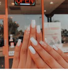 Young girls can have fun with press on nails that can be bright colors, patterned, and even change colors in sunlight. White Nail Art For Winter Chicladies Uk Short Acrylic Nails Designs White Acrylic Nails Short Acrylic Nails