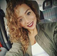 Almanya'da Katledilen Genç Kadın Gerze'de Toprağa Verildi