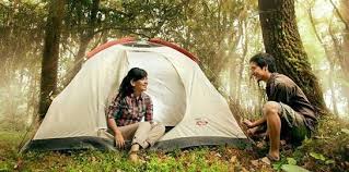 Tema prewedding nostalgia sma tak hanya murah meriah, namun juga sangat unik dan memberikan kesan yang spesial. Mau Foto Prewedding Yang Unik Dan Penuh Kenangan 12 Cara Ini Bisa Kamu Lakukan