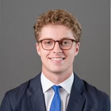 I'm excited to share that I will be joining Zimmer Biomet as an Engineering  Intern for the summer of 2025 in Jacksonville, Florida! Thank you to  everyone who has supported me along