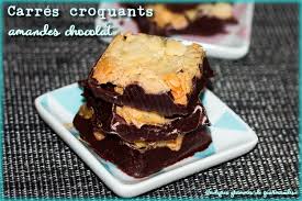 Des Carres Croquants Aux Amandes Et Au Chocolat Noir Recette Alimentation Dessert Fondant Au Chocolat