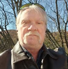 Genuine question: what makes people believe in flat earth theory? ✍️