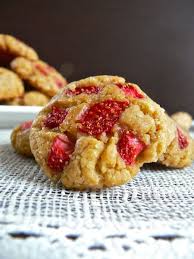 Peanut Butter Strawberry Cookies Buttercream Chantilly Sweets Recipes Strawberry Cookies Just Bake