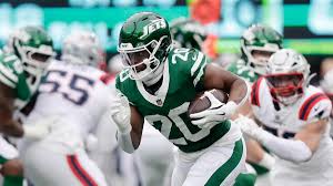 Breece Hall, Jets agree to three-year deal