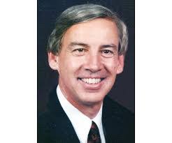 Wade Hefner's Instagram, Twitter & Facebook