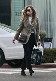 The actress was later linked to actor tom hiddleston in 2015. Elizabeth Olsen Velizabetholsen Twitter