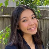 Stacy Arriola's Instagram, Twitter & Facebook