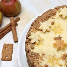 Weihnachtliche Kasesahne Mit Spekulatius Rezept In 2020 Biskuitteig Apfelkompott Torten