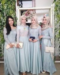 Baju bridesmaid ini tampak sangat elegan untuk dipakai di acara pernikahan. Design Baju Bridesmaid Cheap Online