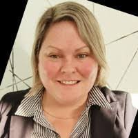 Deb Howe's Instagram, Twitter & Facebook