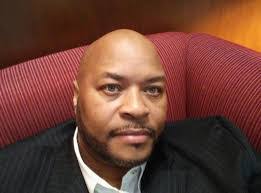 Roy Isaac's Instagram, Twitter & Facebook