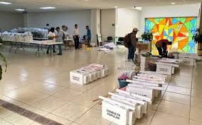 Jun 24, 2021 · por alfredo guevara la consulta popular, que el instituto nacional electoral (ine) realizará el uno de agosto, cuyo resultado permitirá enjuiciar o no a cinco expresidentes de méxico, tendría un costo de por lo menos 522 millones de pesos. Hy Mbmpjnq1edm