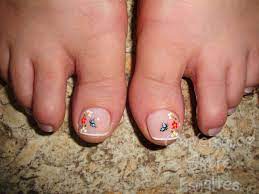 Recopilado con decorados para las uñas de los pies en diferentes diseños y estilos. Modelos De Flores Para Pintar Arte De Unas De Pies Manicura De Unas Disenos De Unas