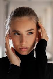 Shadow, stillness, and form 🖤 A quiet study in contrast and presence,  photographed by Andrey Zvyagintsev. Alina, captured in a moment between  light and thought. Instagram: @zvandrei #ArtfulPortrait #MinimalMood  #BlackOnBlack #VisualPoetry