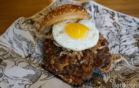 Twitter gofar hilman rsud pasar minggu menerima tanda solidaritas berupa burger dari restoran lawless. 0ser40cy1qxqdm