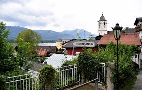 Klippenspringer verunglückt am wolfgangs.→ #klippenspringer X36gng4ob2vjim