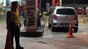 Kebanyakan bahan bakar digunakan manusia melalui proses pembakaran (reaksi redoks). Breaking News Seorang Pria Bikin Panik Spbu Di Melaka Di Mobil Saya Ada Bom Halaman All Tribun Batam