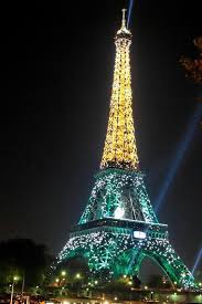 Around 10000 tonnes of iron are used for the construction of eiffel tower. Pin By Sandi Petyt On Lugares Para Recordar Eiffel Tower Eiffel Tour Eiffel