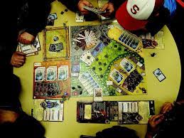Juego de rol en vivo (escenificado con disfraces y maquillajes o jugado simultáneamente con la rutina cotidiana). Cuenta Atras Para Disfrutar En Aluche Con Rol Juegos De Mesa Miniaturas Y Mucho Mas Latina