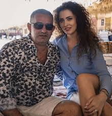 Daniel onoriu este internat de peste 35 de zile și situația lui se schimbă de la o zi . Daniel Onoriu Este In Stare CriticÄƒ La Spital Doar O Minune Ii Poate Salva Fiica Lui