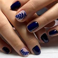 Uñas #acrílicas en color azul marino, decorados en azul( ideas de uñas acrílicas ). Pin De Theona Denzer En Manikyur Unas Azules Decoradas Manicura De Unas Manicura Para Unas Cortas