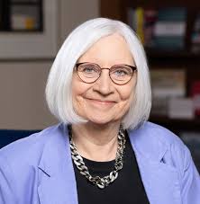 Lois Agnew's Instagram, Twitter & Facebook