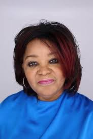 Robyn Mason's Instagram, Twitter & Facebook