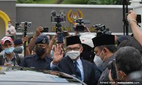 Bagi yang berkhidmat dikaunter, kalau anda rasakan anda tidak dapat memberi perkhidmatan terbaik kepada pelanggan, adalah seeloknya anda bekerja disclaimer for info malaysia kini. Sfwp86ibohi39m
