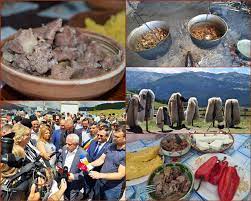 Stâna a vândut celebrul tocan de oaie la caserolă, iar din 1 iunie, când se redeschid terasele, mesele vor fi mai puține tocmai pentru a se putea respecta tocanul de oaie făcut în nordul olteniei a fost înregistrat oficial anul trecut ca produs tradițional atestat de ministerul agriculturii și osim. No Fain O Fi Tocan De Oaie De Acum Produs Traditional Atestat De Madr Bucuresti Business Despre Afaceri Zi De Zi