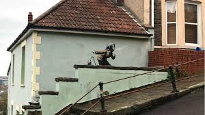 Dass hier nicht mal die option, dass hier auch das haus der kanzlerin betroffen sein könnte, in den akten vermerkt ist, hat uns sehr irritiert. Banksy Bild Sei Dank Eigentumerin Will Haus Nicht Mehr Verkaufen Stern De