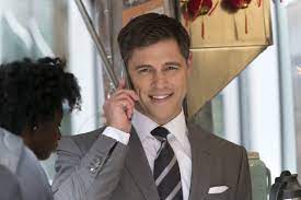 Elliott was born on the 5th november 1976 in whitefish bay, wisconsin usa, and known under his before cassidy, sam was in a romantic relationship with sarah carter from 2004 to 2005. Is Actor Sam Page From Gossip Girl Gay Wiki Wife Dated Sarah Carter