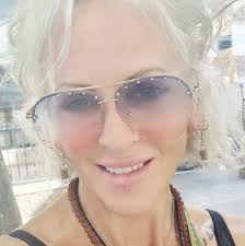 I host neurodivergent meet ups in weston super mare for adults, we have  lunch together before going ten pin bowling, the arcades, the pier or crazy  golf. One Saturday afternoon a month.